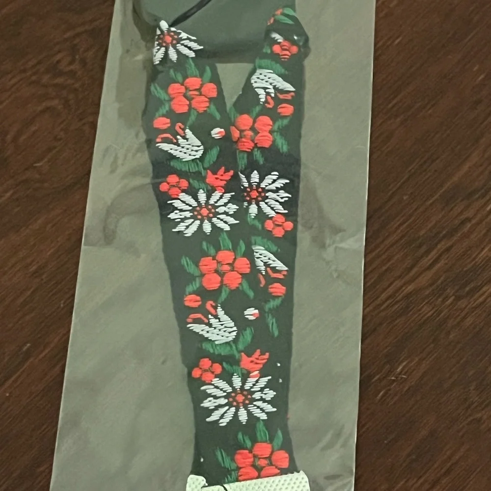 NWT Fashion Jewelry choker, black floral - Picture 7 of 7